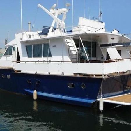 Your Own Private Yacht Hotel Sant Adria de Besos Ngoại thất bức ảnh