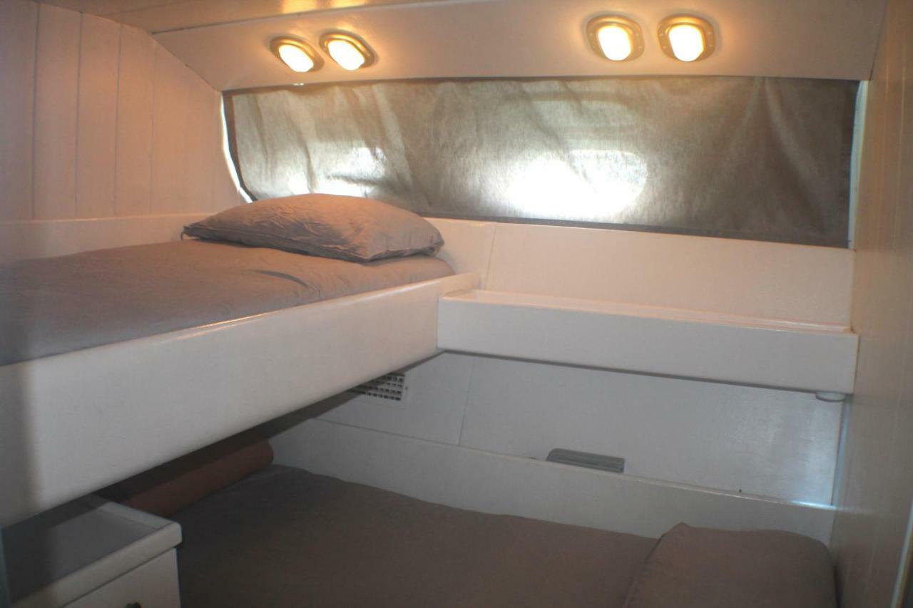 Your Own Private Yacht Hotel Sant Adria de Besos Ngoại thất bức ảnh