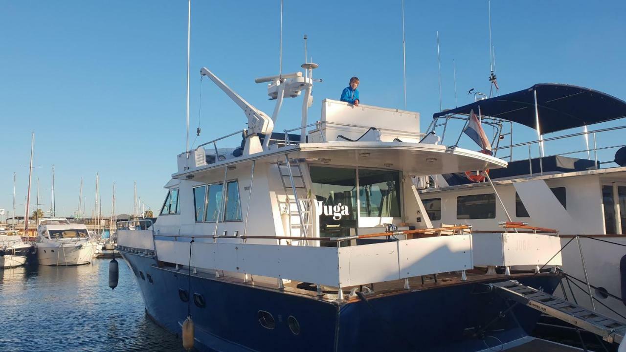 Your Own Private Yacht Hotel Sant Adria de Besos Ngoại thất bức ảnh