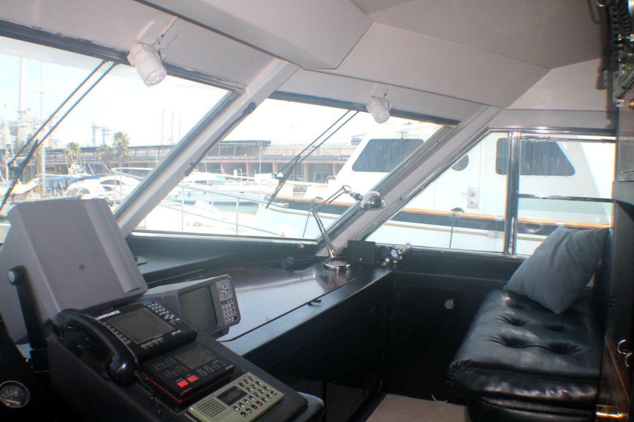 Your Own Private Yacht Hotel Sant Adria de Besos Ngoại thất bức ảnh